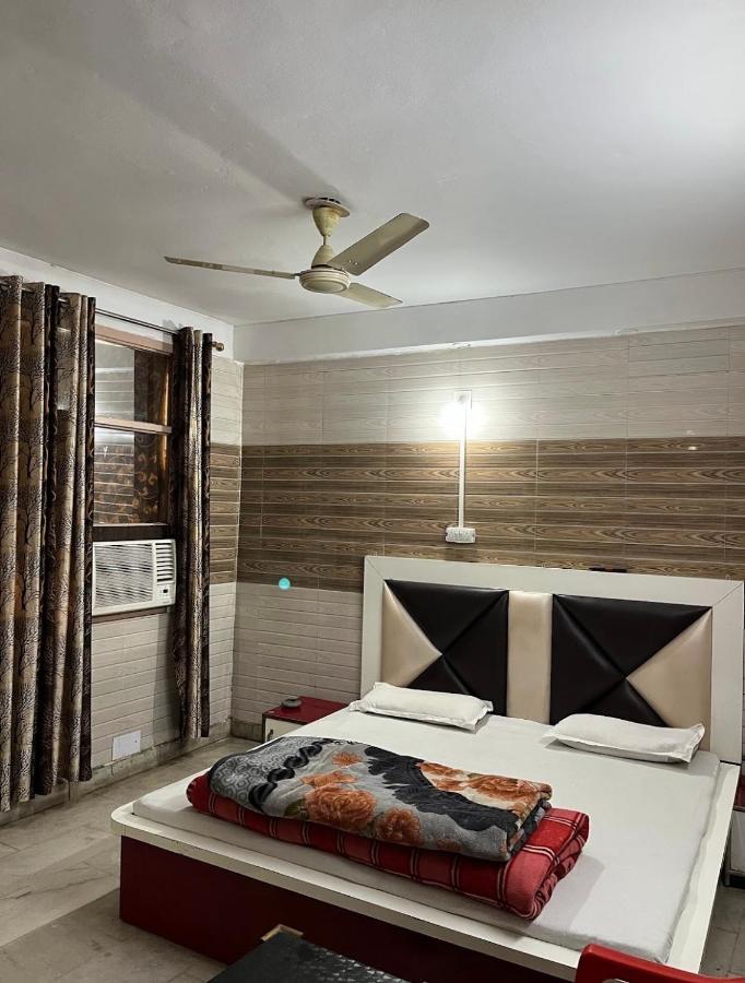 Dream Land Hotel Jammu Esterno foto
