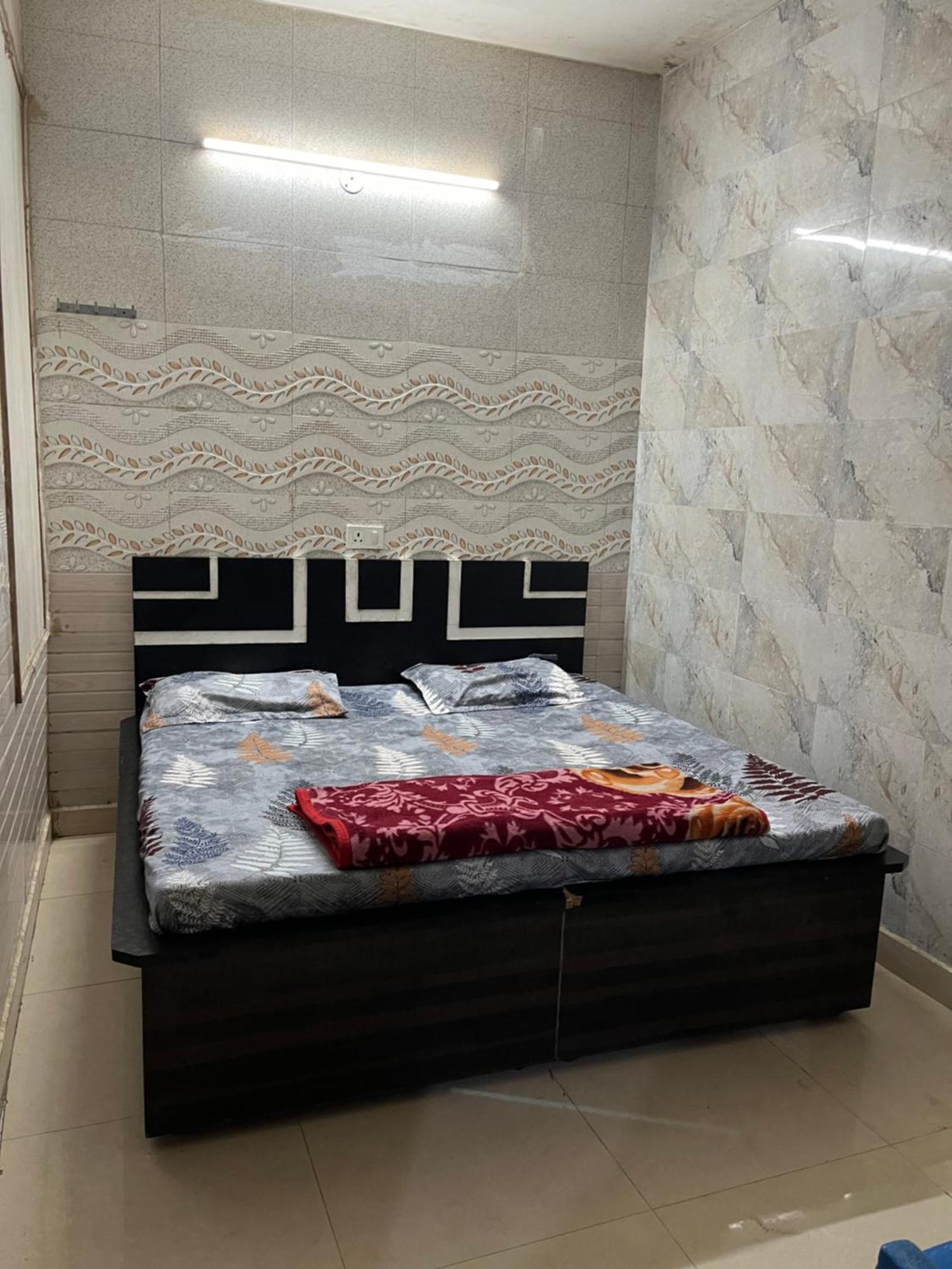 Dream Land Hotel Jammu Esterno foto