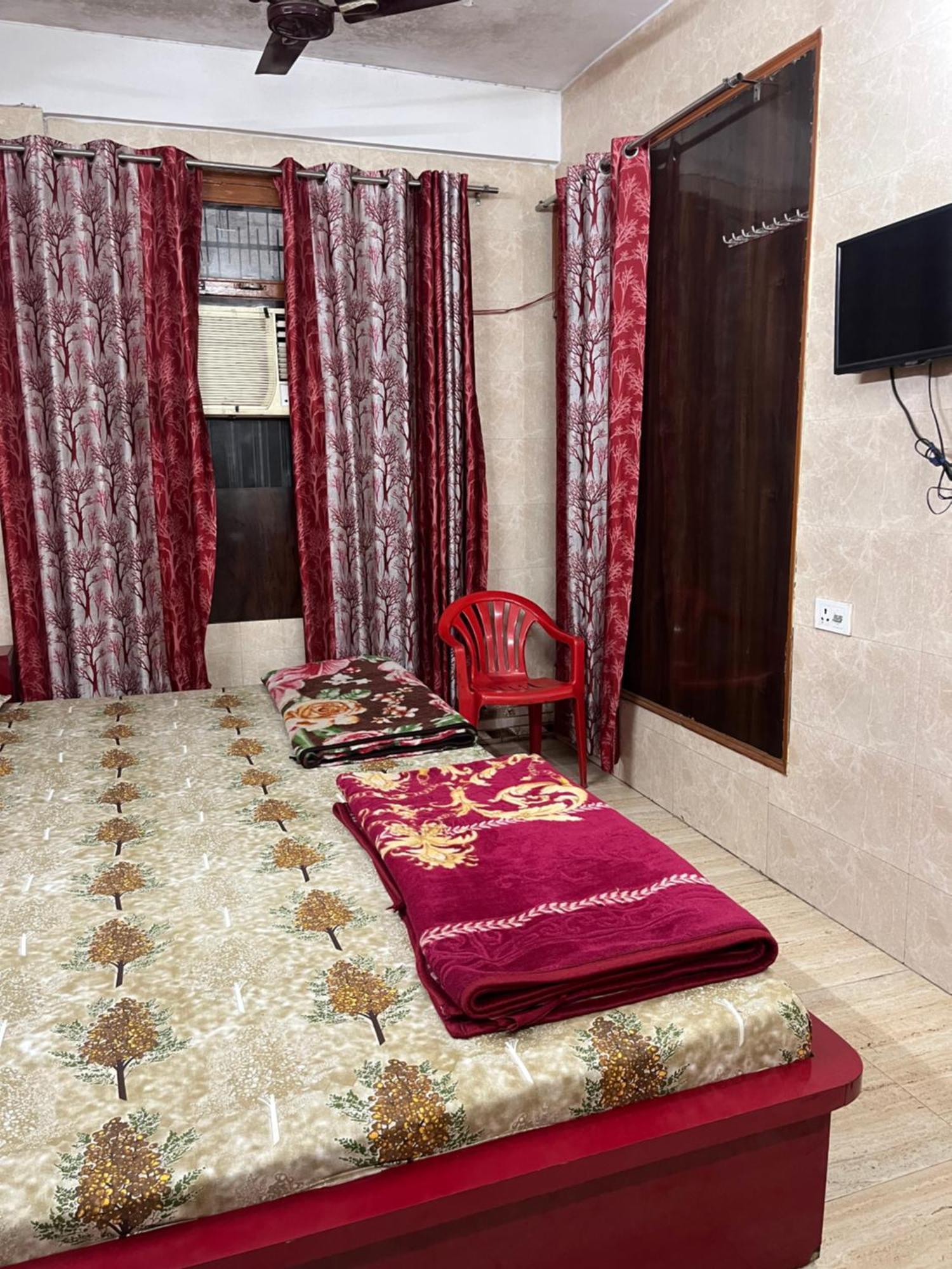 Dream Land Hotel Jammu Esterno foto